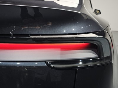 TESLA MODEL Y - 10