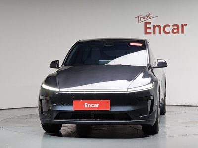 TESLA MODEL Y - 2