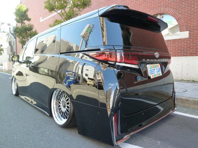 TOYOTA VELLFIRE - 10