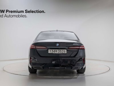 2025 BMW 5 SERIES 照片 3