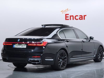 2021 BMW 7 SERIES photo 4