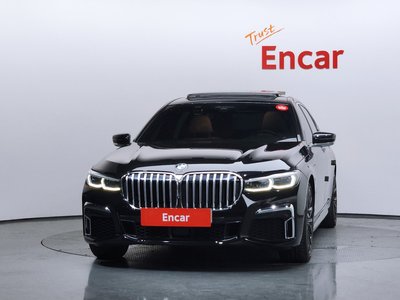 2021 BMW 7 SERIES photo 2