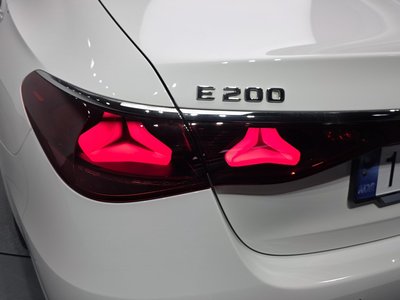MERCEDES-BENZ E-CLASS - 10