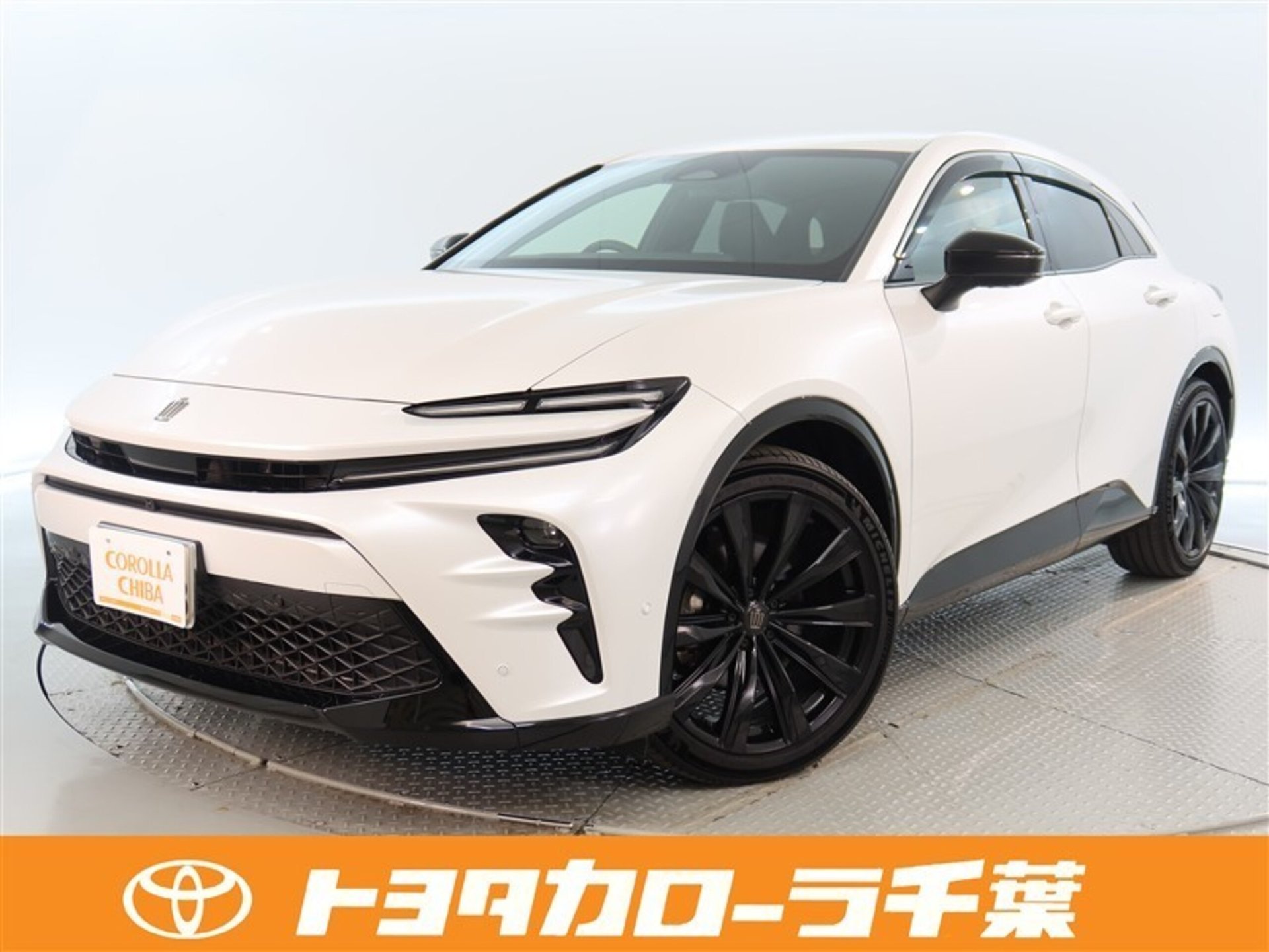 TOYOTA CROWN SPORT - View 1