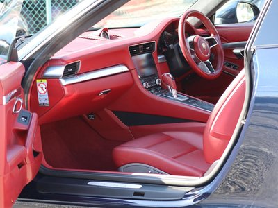 2017 Porsche 911 — миниатюра 24