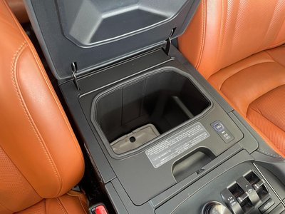 2016 Lexus LX photo 8