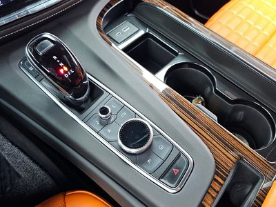 CADILLAC ESCALADE 5TH GENERATION - 9