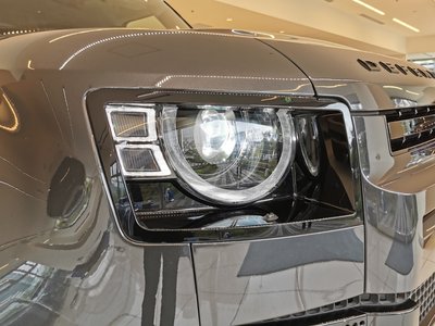 LAND ROVER DEFENDER - 8