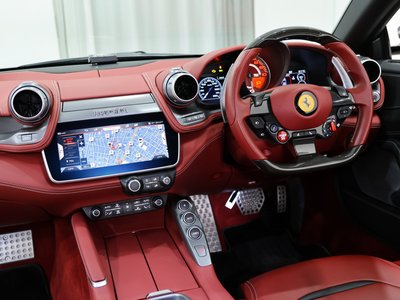 2020 Ferrari GTC4 LUSSO thumbnail 40