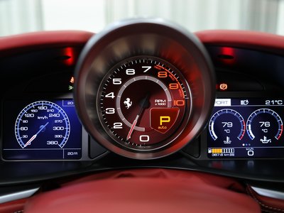2020 Ferrari GTC4 LUSSO thumbnail 49