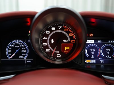 2020 Ferrari GTC4 LUSSO thumbnail 50