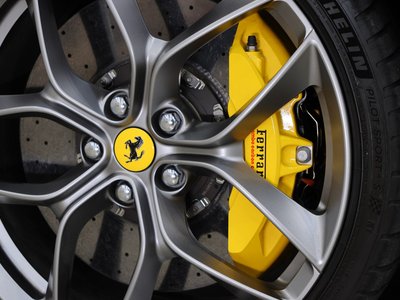 2020 Ferrari GTC4 LUSSO thumbnail 11