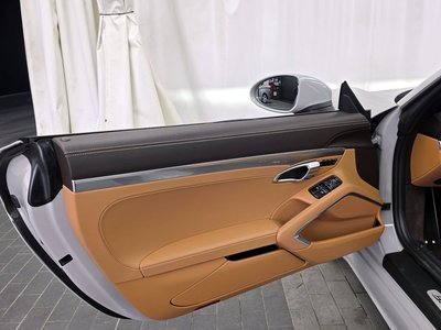 صورة مصغرة 18 لـ 2023 Porsche 718