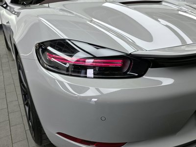 صورة مصغرة 12 لـ 2023 Porsche 718