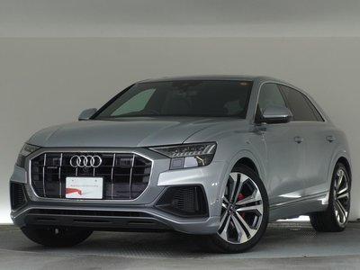 AUDI Q8 - 1