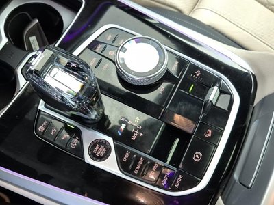 صورة 9 لـ 2021 BMW X7