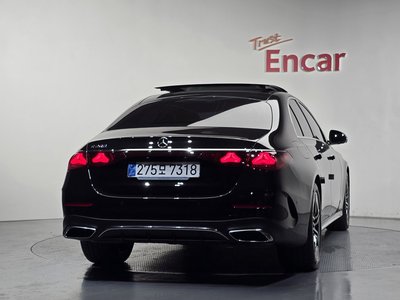 MERCEDES-BENZ E-CLASS - 4