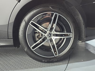 MERCEDES-BENZ E-CLASS - 8