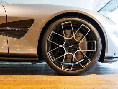 ASTON MARTIN VANQUISH - 9