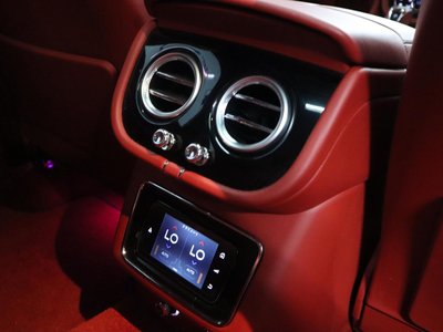 2018 Bentley BENTAYGA — миниатюра 45
