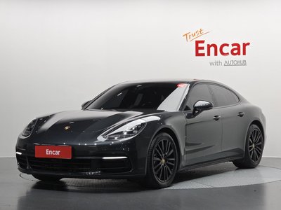 PORSCHE PANAMERA - 1