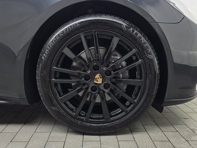 PORSCHE PANAMERA - 8