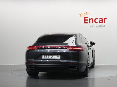 PORSCHE PANAMERA - 4