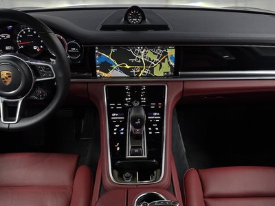 PORSCHE PANAMERA - 5