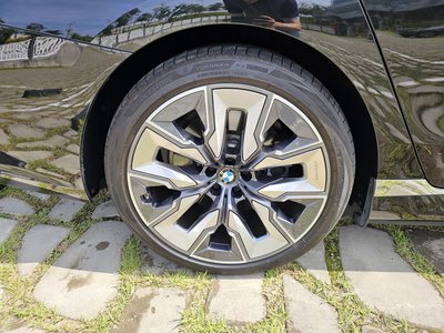 BMW I7 - 6