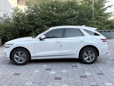 صورة 8 لـ 2025 Genesis GV70