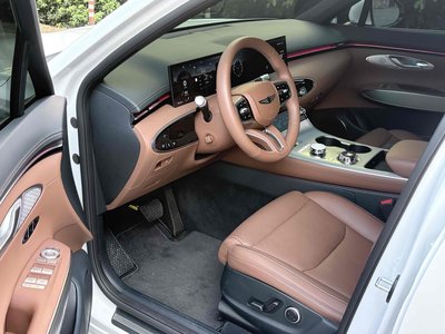 صورة 9 لـ 2025 Genesis GV70