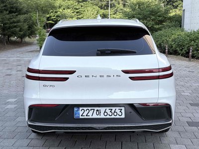 صورة 7 لـ 2025 Genesis GV70