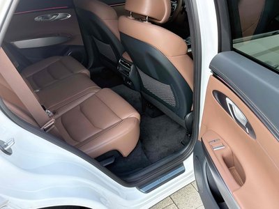 صورة مصغرة 12 لـ 2025 Genesis GV70