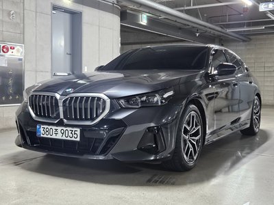 BMW 5 SERIES - 1
