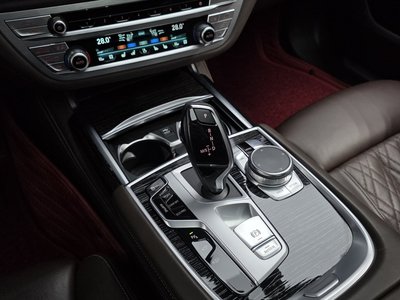 BMW 7 SERIES - 9
