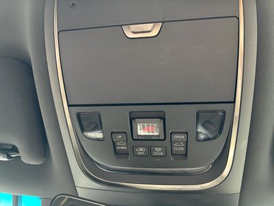 2018 Lexus LS — миниатюра 25