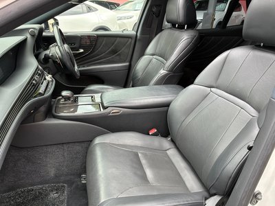 2018 Lexus LS — миниатюра 33