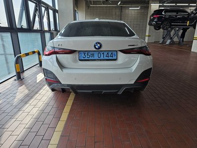 BMW I4 - 6