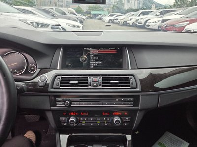 BMW 5 SERIES - 10