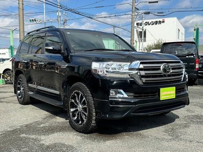 TOYOTA LAND CRUISER 200 - 3