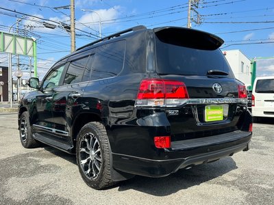 TOYOTA LAND CRUISER 200 - 7