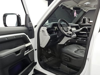 LAND ROVER DEFENDER - 10