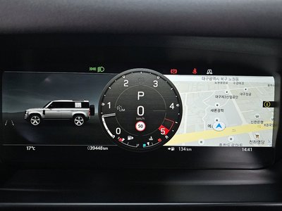 LAND ROVER DEFENDER - 8