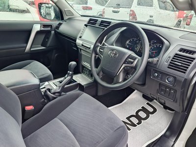 TOYOTA LAND CRUISER PRADO - 10