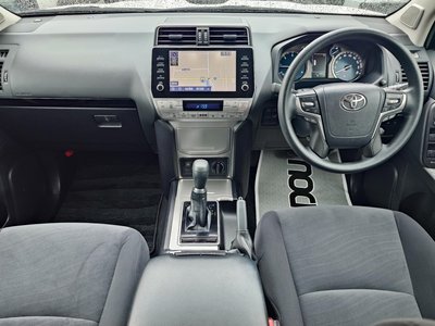 TOYOTA LAND CRUISER PRADO - 9