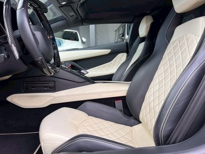 LAMBORGHINI AVENTADOR ROADSTER - 2