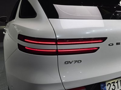 2023 Genesis GV70 photo 10