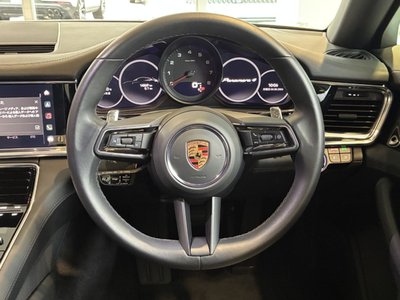 صورة 8 لـ 2023 Porsche PANAMERA