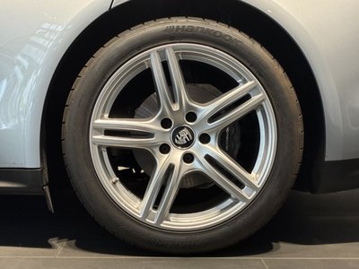 صورة 7 لـ 2023 Porsche PANAMERA