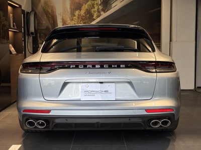 صورة 5 لـ 2023 Porsche PANAMERA